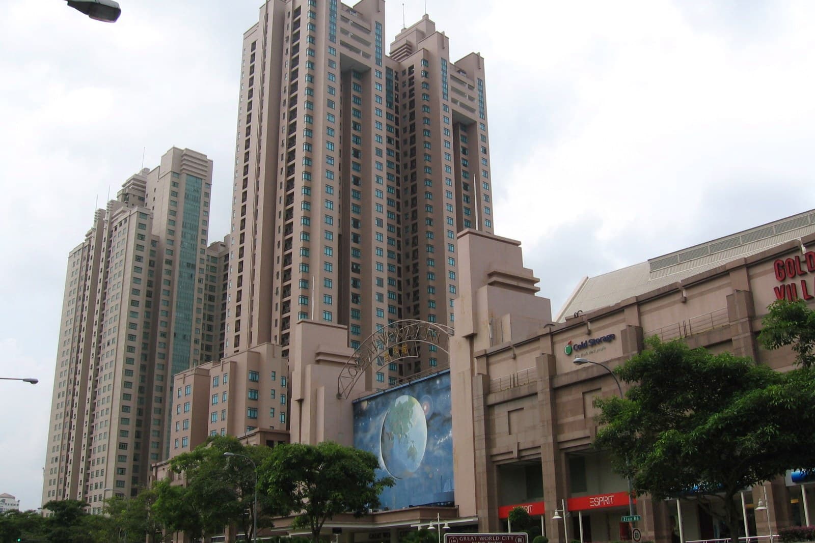 Great World City, 552 m from The River Opus Great World City shopping mall on Kim Seng Promenade